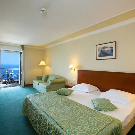 Hotel Camellia 4*